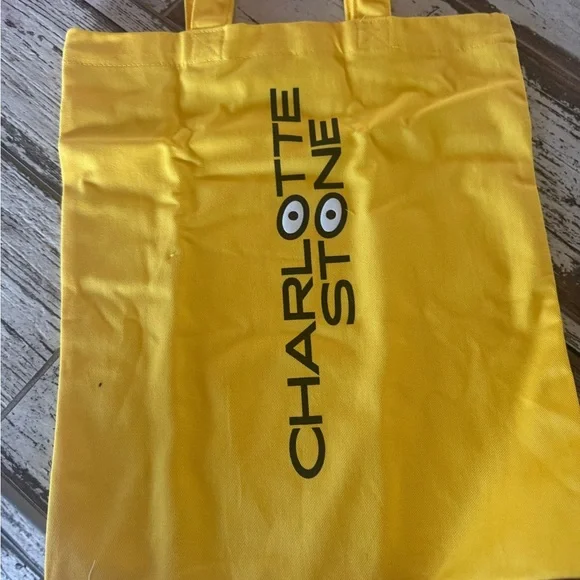CHARLOTTE STONE “Aubrey woven” in carnation! Comes w/ FREE C.S. tote&duster bags
